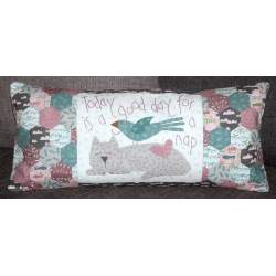 Cat Nap Cushion - Cartamodello Cuscino in Applique da 22x10 cm, The BirdHouse by Natalie Bird The BirdHouse - 2