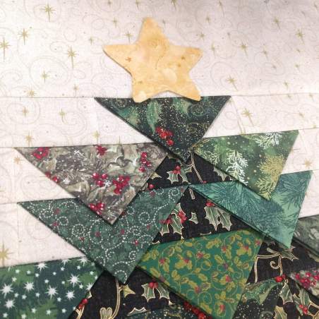 Cartamodello in PDF Pannello Patchwork Albero di Natale Roberta De Marchi - 1