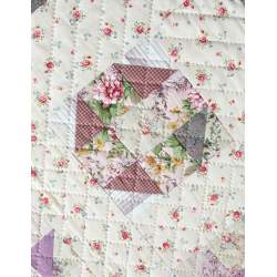 Little Quilts & Gifts from Jelly Roll Scraps, Carolyn Forster Search Press - 11