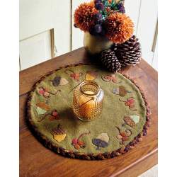 Autumn Bounty - 18 Quilts and Wool Appliqué Projects to Decorate Your Home by Renee Nanneman Martingale - 6