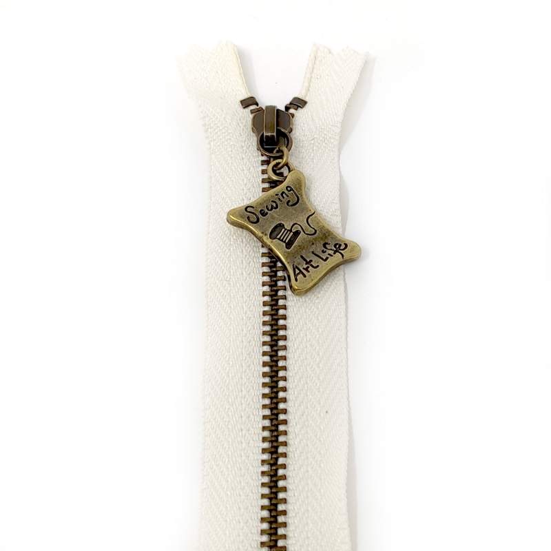 Cerniera Nera Con Zip e Cursore In Metallo Oro Antico 16 cm