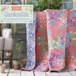 Tilda Flower Wreath Quilt Corallo - Kit di Tessuti Gardenlife e Chambray Tilda Fabrics - 1