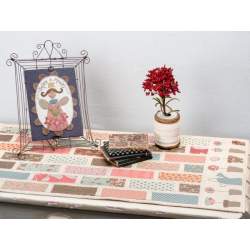 KIT di Tessuti per Garden Patch Table Runner di Anni Downs Hatched and Patched - 1