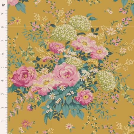 Tilda Chic Escape Wildgarden Mustard, Tessuto Giallo Senape con Bouquet di Fiori di Campo Tilda Fabrics - 1