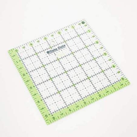 Cute Cut, Righello Patchwork Quadrato 5.5 x 5.5 pollici - Non Slip, Frosted